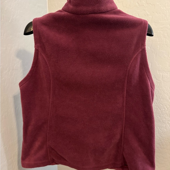 XL Columbia Fleece Vest Women’s Wine Zip Up Soft Cozy Layer - Picture 3 of 10